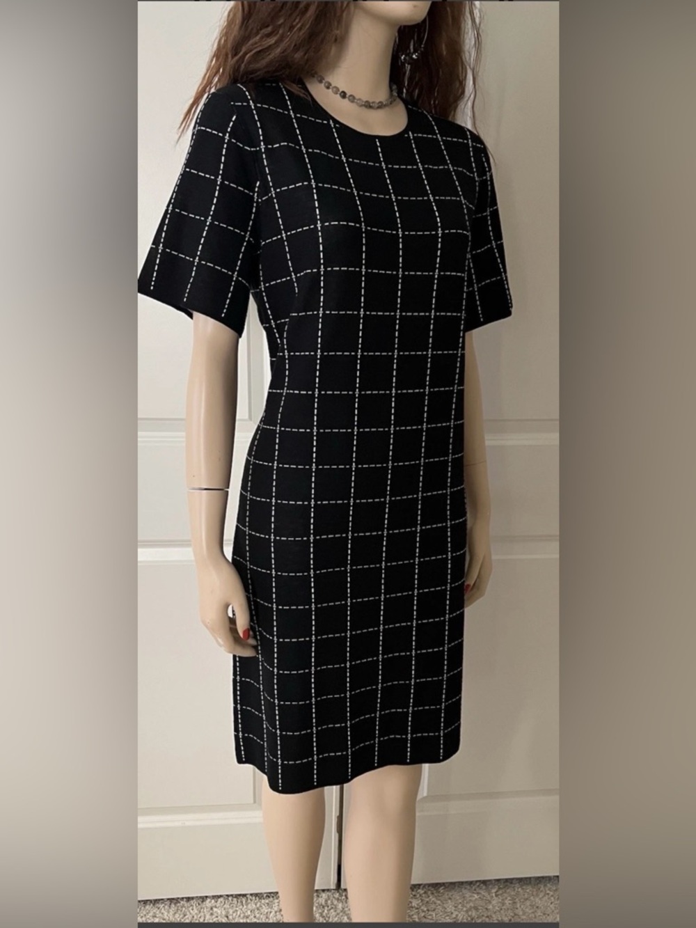 St. John Black and White Luxurious Knitwear Elegant Dress size 6